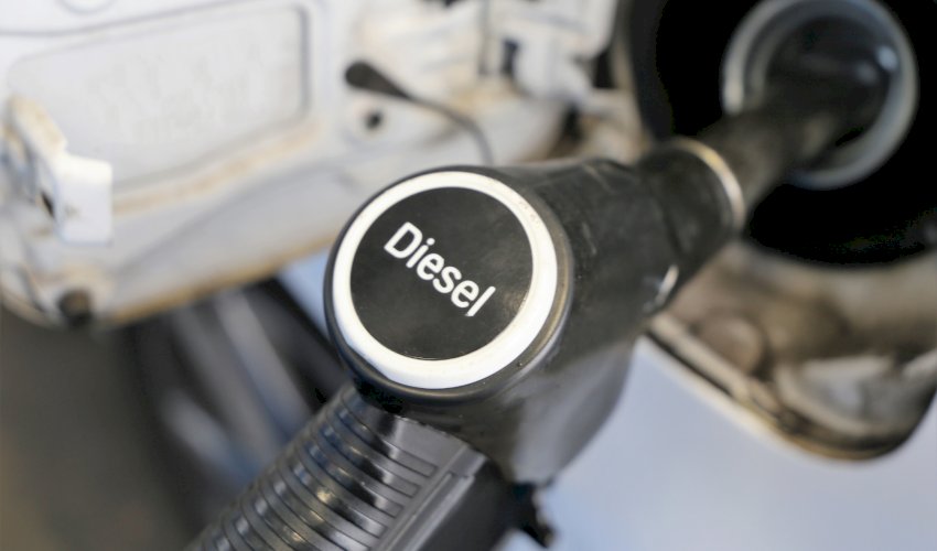 Como a escolha do fornecedor de combustível pode influenciar na qualidade e durabilidade do gerador de energia a diesel